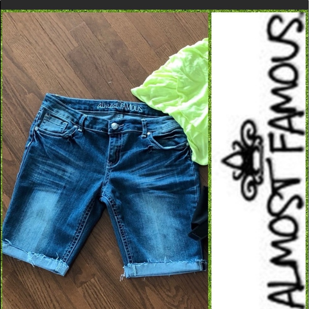 🔥ALMOST FAMOUS BERMUDA MEDIUM WASH DENIM SHORTS